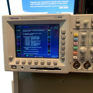 Tektronix Tds 3034 (actualizado a 500 Mhz 3054) - Product Image 1