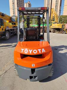 รถยกมือสอง3ตันรถยก Fd30แบบแมนนวลพร้อมยางตันผลิตในประเทศญี่ปุ่น - Product Image 2