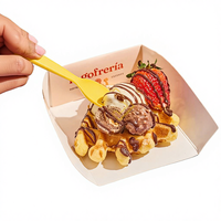 Vente en gros de plateau gaufré belge alimentaire avec logo imprimé écologique plateau d'emballage en papier gaufré crème glacée chocolat avec manchon
