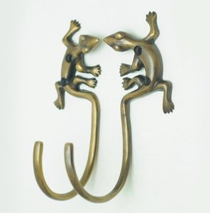 Crochet mural en métal doré de conception simple pour vêtements de salle de bain de cuisine à la maison suspendus fabriqués en Inde - Product Image 2