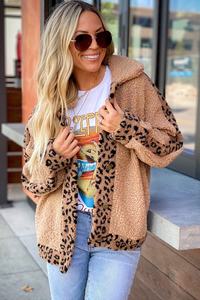 ODM OEM Private Label Flaxen Leopard contrasto colletto con risvolto Patchwork cappotto di pelliccia invernale Sherpa giacca donna - Product Image 2