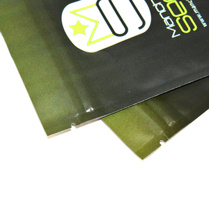 Túi Niêm Phong 3 Mặt Khóa Kéo Nhỏ Chống Mùi Nhỏ Màu Đen Mờ In Logo Tùy Chỉnh Túi Bao Bì Nhựa Mylar - Product Image 3