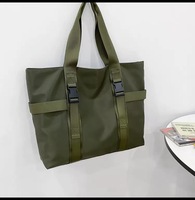 Sac à main en nylon imperméable grande capacité personnalisé avec deux poignées, bandoulière et fermeture éclair pour hommes, femmes et étudiants