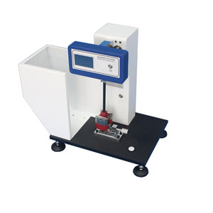 Machine d'essai de charpique d'impact à pendule pour l'évaluation des matériaux plastiques - Product Image 1