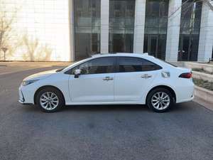 Toyota Corolla 1.2T S-CVT Pioneer PLUS Edition 2022, berline conduite à gauche, 40 000 km, extérieur blanc, véhicule d'occasion - Product Image 3