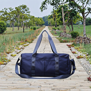 กระเป๋าทรงดัฟเฟิลน้ำหนักเบาขนาดใหญ่สำหรับการเดินทางกระเป๋าทรงดัฟเฟิลน้ำหนักเบามีซิปกันน้ำสำหรับไปยิมเล่นโยคะโลโก้ออกแบบได้ตามต้องการ - Product Image 2