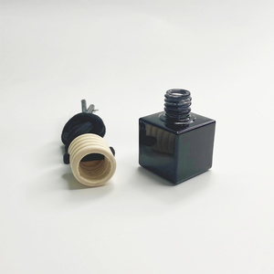 Botella de vidrio vacía de 8ml para coche, ambientador con encaje colgante negro y cubierta de madera, difusor de Perfume - Product Image 3