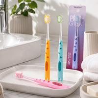 Brosse à dents pour adultes en nylon à poils moyens, personnalisable en gros, avec manche antidérapant pour un nettoyage en profondeur à domicile