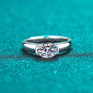 Bague Moissanite d'oeuf de <span class=keywords><strong>pigeon</strong></span> américain europé<span class=keywords><strong>en</strong></span> simple pour femme Bague de fiançailles <span class=keywords><strong>en</strong></span> argent sterling 925 plaqué or Cadeau de Noël - Product Image 1
