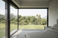 Portes coulissantes ultra-étroites en aluminium à rupture de pont thermique avec verre Low-E, sur mesure, pour villas modernes