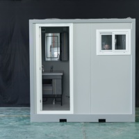Toilettes portables modernes de 20 pieds, sanitaires modulaires préfabriqués avec douche, écologiques pour les camps de travailleurs et les sites miniers