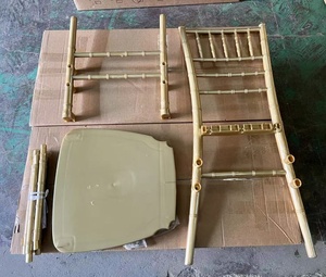 Silla apilable de bambú para exteriores en champán dorado Durable 4CM Cojín desmontable para uso en exteriores - Product Image 3