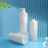 Bouteille en PET cylindrique à facettes personnalisée en usine, pompe à lotion, 300 ml, 500 ml, 700 ml, emballage de liquide cosmétique
