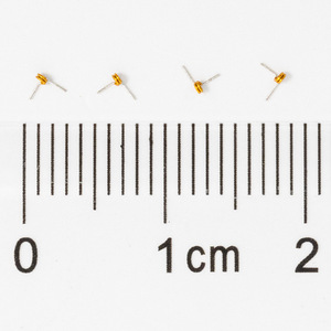 Inducteur miniature à noyau d'air personnalisable, à courant réglable, à montage en surface pour instruments et équipements - Product Image 1