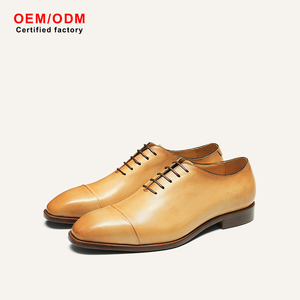 Botas de Hombre de Otoño, Estilo Británico de Alta Gama, Personalizadas OEM, de Piel Vacuna Tallada, con Cordones, Cómodas, Impermeables, Transpirables, Antideslizantes y con Aumento de Altura - Product Image 1