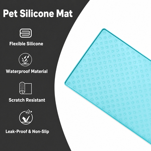 Tapis d'alimentation pour animaux de compagnie en silicone, antidérapant, anti-fuite, résistant aux rayures, lavable, avec motif de pattes, pour la maison et les voyages - Product Image 3