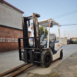 รถยก LPG TCM 3 ตัน 4.5 เมตร 3 เสา ยกได้ 3 เมตร ใช้เชื้อเพลิงคู่ มือสอง อุปกรณ์ยก - Product Image 4
