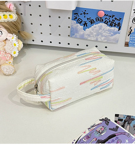 2025 Portable Cosmétique Organisateur Style Maquillage Sac Simple Girly Coeur Brodé Papeterie Boîte pour École Primaire Cas - Product Image 4