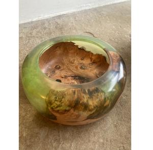 Bols en bois de résine faits à la main, bol de service décoratif parfait pour la table à manger à la maison ou la décoration de la cuisine - Product Image 1