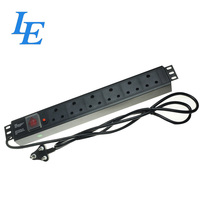 Unité de distribution d'alimentation (PDU) pour rack de serveur réseau 19 pouces en alliage d'aluminium blanc/noir 250 VCA 16 A avec interrupteur – Afrique du Sud