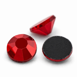 Strass Siam Eco-Friendly per Cocktail, Feste, Serate in Discoteca, Balli, con Effetto Tappeto Rosso, Colore Sangria Claret Merlot, Preventivo Istantaneo, Tracciamento Attivo, Peace - Product Image 2