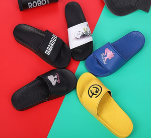 2026 Tongs imprimées légères personnalisées faites à la main pour intérieur et extérieur, pour femmes et hommes, avec doublure en PVC, pour l'été et l'automne - Product Image 1