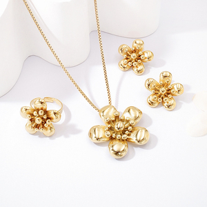 Set di <span class=keywords><strong>Gioielli</strong></span> in Acciaio Inossidabile Placcato Oro 18K PVD Antiossidante con Accessori Floreali di Design alla Moda <span class=keywords><strong>Bijoux</strong></span> Acier Inoxydable Femme - Product Image 6