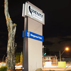 Totem Digitale Multilingue per Segnaletica Informativa in Aeroporti Internazionali, Attrazioni Turistiche, Centri di Benvenuto Cittadini e Segnaletica Direzionale - Product Image 6