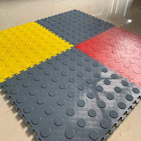 Livraison rapide Carreaux de garage Casse-tête de sol de garage à emboîtement Pvc-Verrouillage-Garage-Carreaux de sol pour l'entretien de la voiture