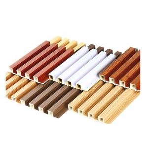 लकड़ी अनाज पीवीसी डब्ल्यूपीसी दीवार पैनलों डिजाइन सजावट घर के निर्माण सामग्री के लिए आंतरिक दीवार सजावटी 40/60cm पीवीसी दीवार पैनल - Product Image 3