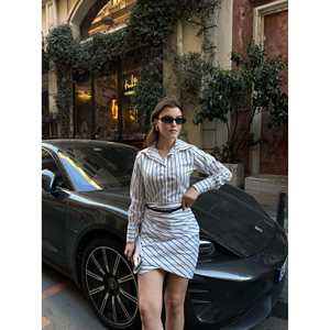 Robe ceinturée blanche décontractée à rayures pour femme, style streetwear tendance - Product Image 3