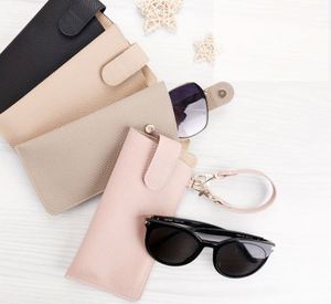 Étui à lunettes en cuir souple avec clip ceinture, pochette de voyage portable pour lunettes, idéal pour cadeau promotionnel - Product Image 1