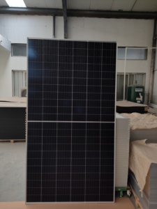 Entrepôt européen 550w 600w 650w 1000W cellules de panneau solaire 210mm monocristallin 710 watts panneau solaire pv - Product Image 2