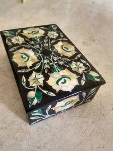 Boîte à bijoux en marbre noir artisanal, incrustation de nacre, fleur, finition antique brillante, polie, boîte à souvenirs polyvalente - Product Image 4