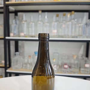 <span class=keywords><strong>Precio</strong></span> barato personalizado irrompible vacío mini vino tinto bebida botella <span class=keywords><strong>de</strong></span> vidrio línea con corcho - Product Image 6