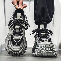 Nouvelles chaussures d'été pour hommes, baskets respirantes en maille pour jeunes, chaussures tendance à enfiler, style papa, avec semelles épaisses de type pneu