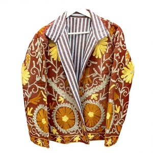 Veste élégante brodée pour femme, col mandarin, motif floral, manteau léger en velours côtelé pour l'automne et l'hiver - Product Image 1
