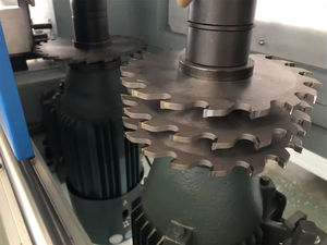 เครื่องกัดอเนกประสงค์อัจฉริยะรุ่นใหม่ TANPU สำหรับงานกัดโปรไฟล์อะลูมิเนียมและกระจก 380V 11kw รองรับความหนากระจก 4-19 มม. - Product Image 5