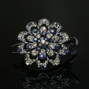 Nouvelle pince à cheveux à trois dents de style coréen et japonais pour femmes, avec un design de fleur en strass, antidérapante, accessoires pour cheveux, idéale pour un cadeau - Product Image 3