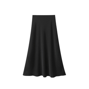กระโปรงมิดิผ้าซาตินทรงเอไลน์เอวสูงแบบไบแอสคัท รุ่นแฮปปี้พลัส สำหรับผู้หญิงไซส์พลัส สีพื้น รุ่น N9014 - Product Image 3