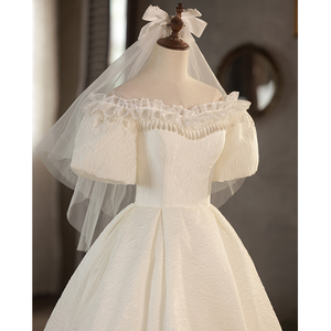 2025 nueva <span class=keywords><strong>princesa</strong></span> satén blanco modelo nuevo estilo fuera del hombro vestido <span class=keywords><strong>de</strong></span> noche vestido <span class=keywords><strong>de</strong></span> <span class=keywords><strong>novia</strong></span> elegante vestido bordado con flecos - Product Image 2