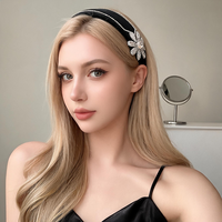 Diadema Vintage Barroca con Pedrería Floral, Diseño Irregular con Textura, Accesorio de Cabello de Lujo para Peinados Diarios