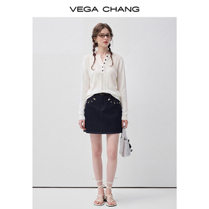 Haut en tricot léger décontracté pour femme VEGA CHANG, blanc crème, avec col Henley, demi-boutons et texture ajourée, manches longues - Product Image 6
