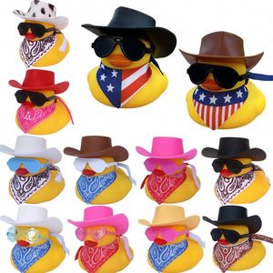Non. 8 petits canards jaunes en plastique PVC à motif cœur, jouets aquatiques pour thé au lait, mini-écharpe, piscine pour enfants, interaction parent-enfant - Product Image 1