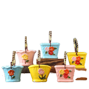 Pot de fleurs en céramique respirant moderne avec poignée, poterie artisanale écologique pour plantes succulentes avec trou de drainage - Product Image 1