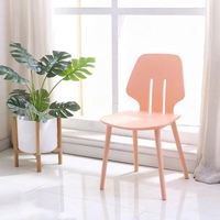 Chaise de salle à manger en plastique empilable, résistante à l'usure, gain de place, plusieurs couleurs, en polypropylène, pour usage urbain, vente en gros, commande d'échantillon