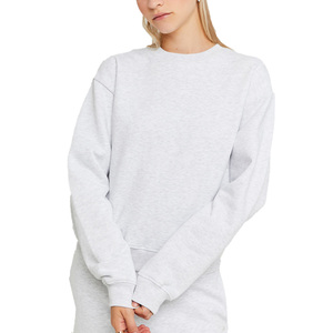 Sweat-shirt solide pour femme avec col ras du cou classique et manches longues idéal pour les tenues de streetwear décontractées d'automne et d'hiver - Product Image 2