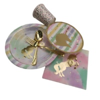Kit de vaisselle jetable en papier pour 8 personnes, comprenant des gobelets, des assiettes et des serviettes en papier