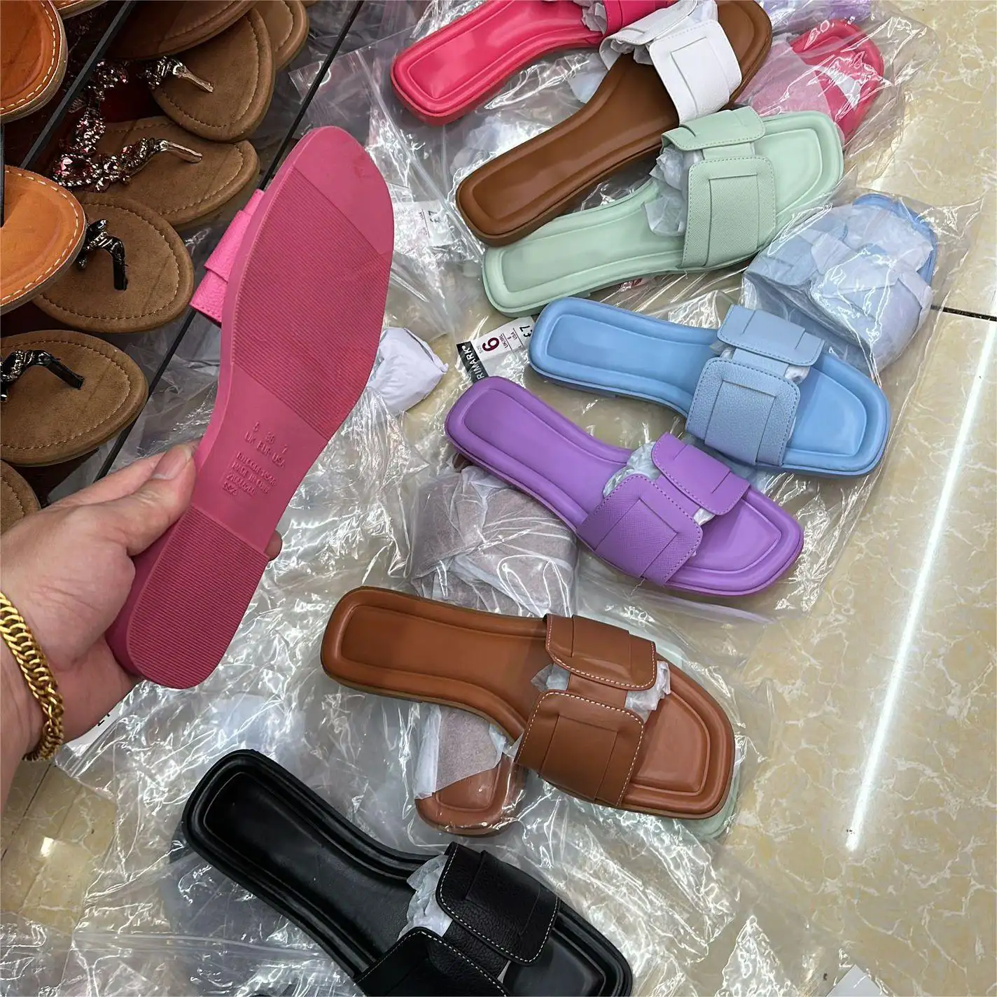 2023 Hot sale classic women sandals 8 candy color 37-41 flat slippers latest hot selling fashionable Guangdong factory
