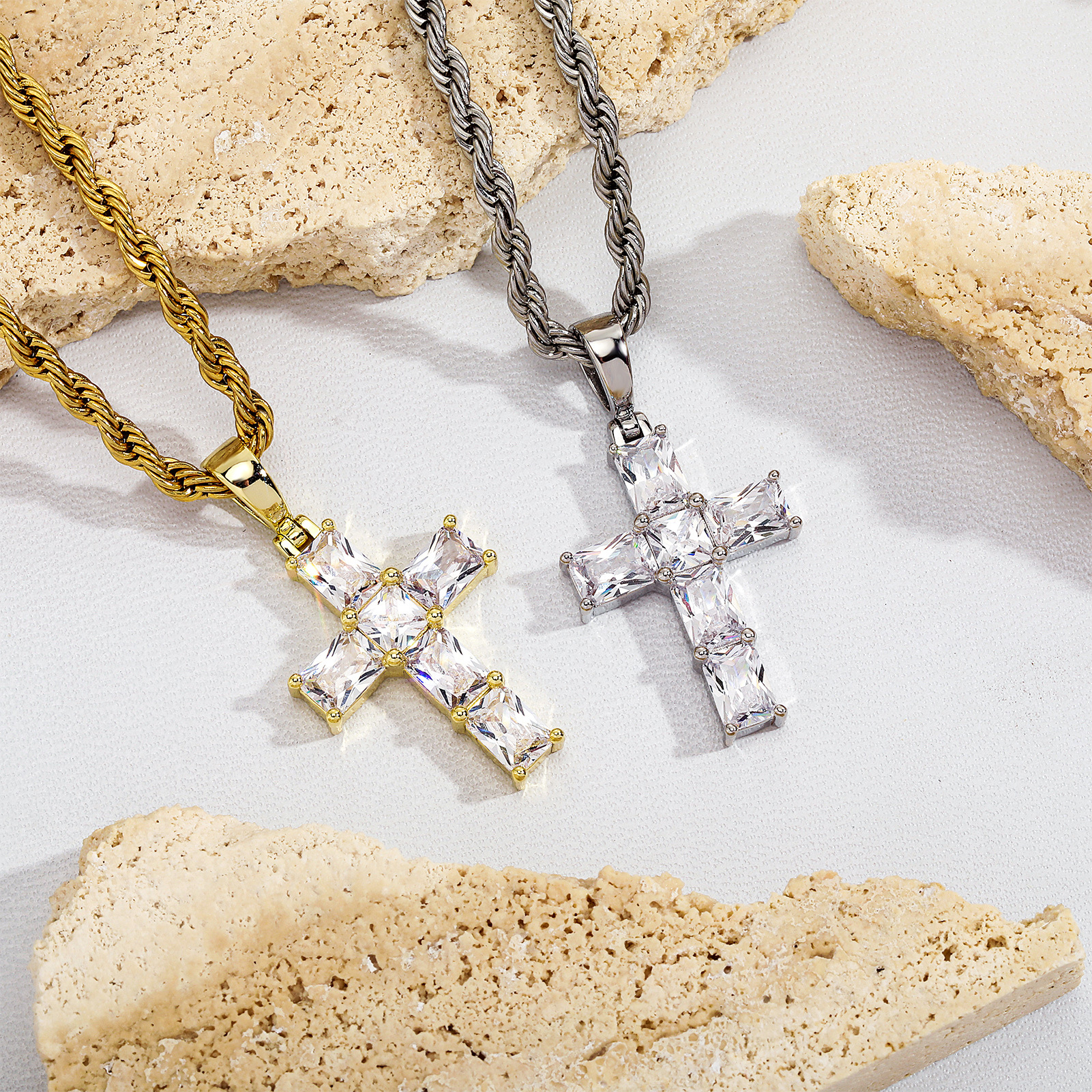 Collana con croce da uomo | Gioielli cristiani | Scudi del potere